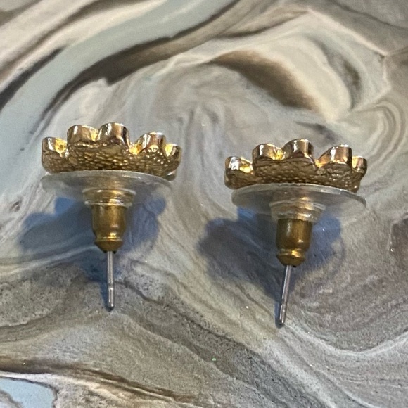 Francesca’s Gold & Blue Heart Flower Stud Earrings - Picture 2 of 3